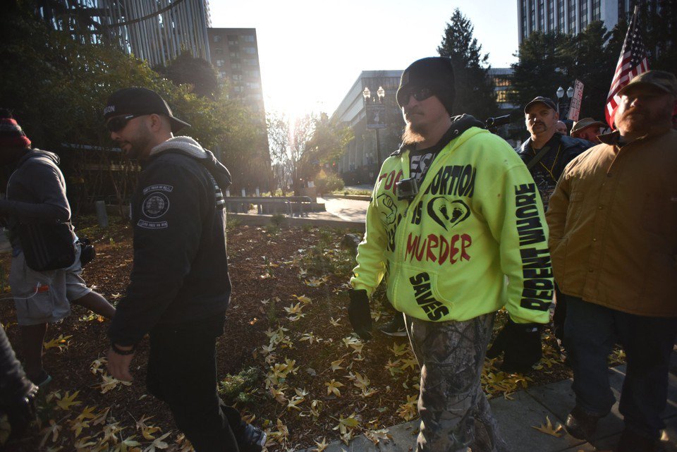 Extremely violent avowed white nationalist Allen Pucket, who has frequently helped neo-Nazis to assault activists, is one of Joey Gibson's most steadfast supporters. Gibson has accompanied him to incite violence against Portlanders at  #PridePDX  https://rosecityantifa.org/articles/allen-pucket/