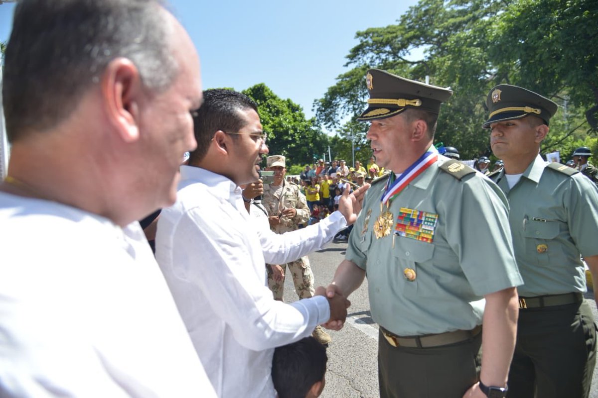 #ValleduparViveLaHistoria 20 de julio día de la independencia  colombiana <a href="/TutoUhiaAlcalde/">Augusto Ramirez Uhia</a> de <a href="/Valledupar_Col/">Valledupar</a> <a href="/LisbethRosado1/">Lisbeth Rosado</a> <a href="/SecGobiernoVpar/">Secretaría Gobierno</a> <a href="/Tomasdarioguti2/">Tomasdariogutierrezh</a>
