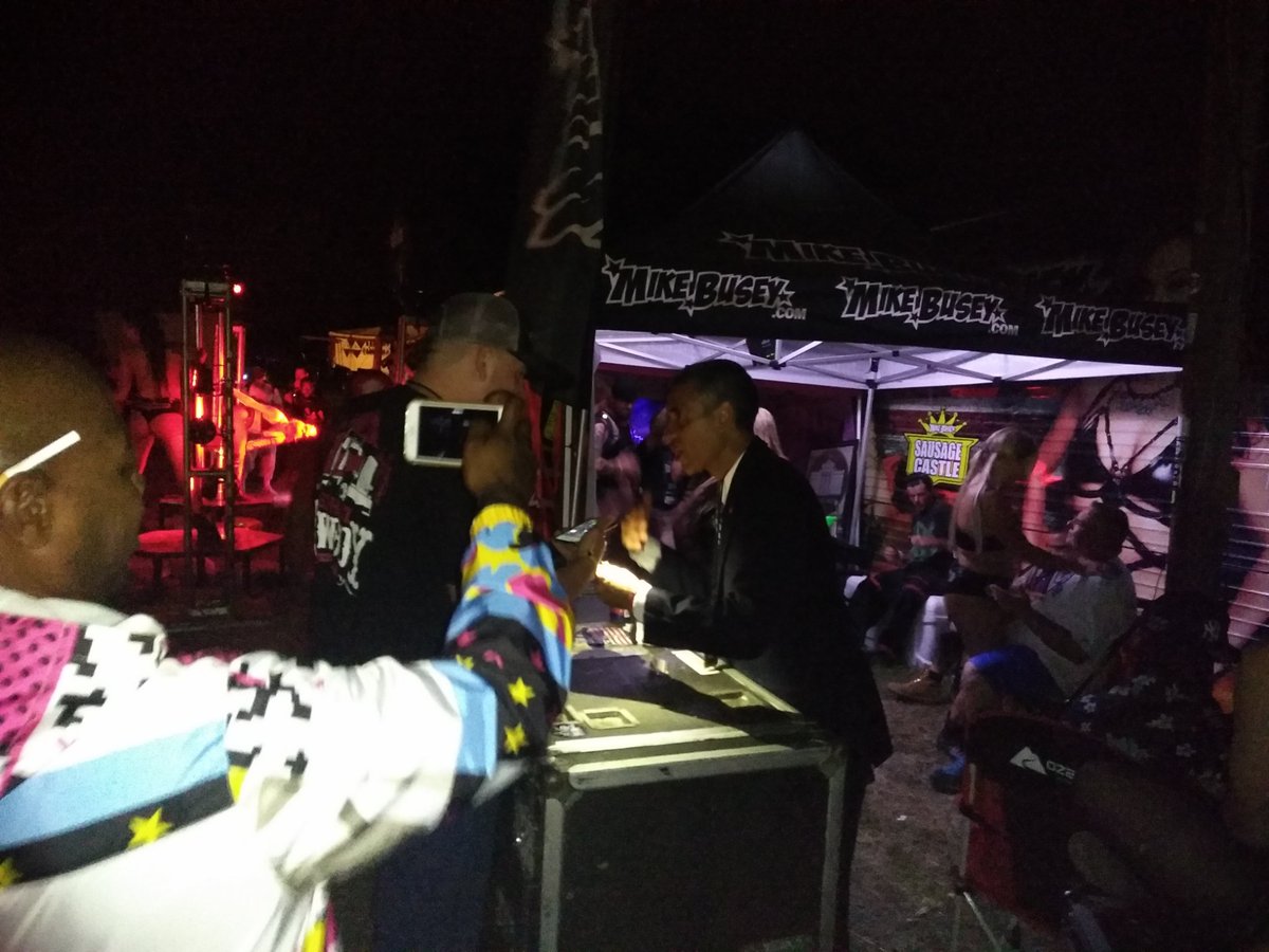 SuicidalistS's tweet photo. @gothominc @BarackObama chilling at @thegotj Come catch a #luvbuzz at 9PM tonight at main stage and make sure to check out the merch booth for some exclusives!
#Reellifeproductions #RLP #esham #whatupdoe https://t.co/AXNcTzprGs