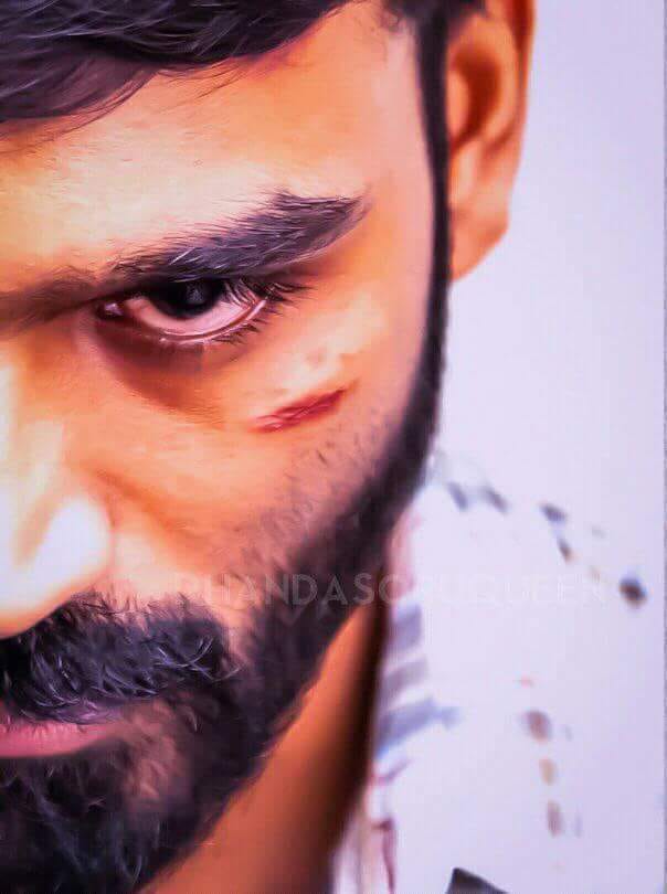 velailla_rajesh's tweet photo. #ENPT கண்ணுக்கு கீழ அந்த தழும்பு 😍

எறங்கி அடிக்கலாம்னு முடிவு பண்ணியாச்சி 

#ENPTNEWLOGO 🙏 https://t.co/BPdVjsG5we