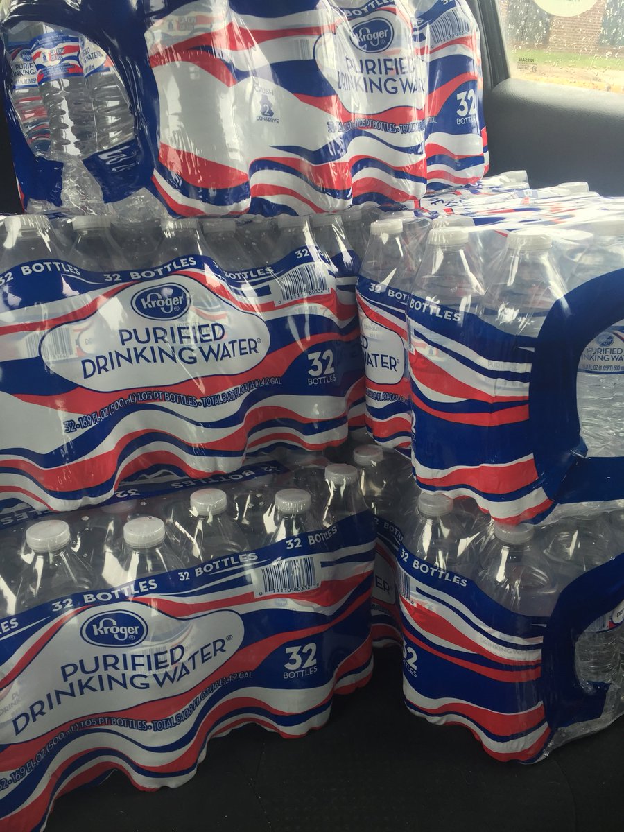 FreshSocialWork's tweet photo. Currently doing our monthly water delivery to agencies that work with individuals without stable accommodation. First stop @MaryHaven

#HydrationForTheHomeless #Columbus #FreshSocialWork #SocialWork https://t.co/9nQbhx2wvn