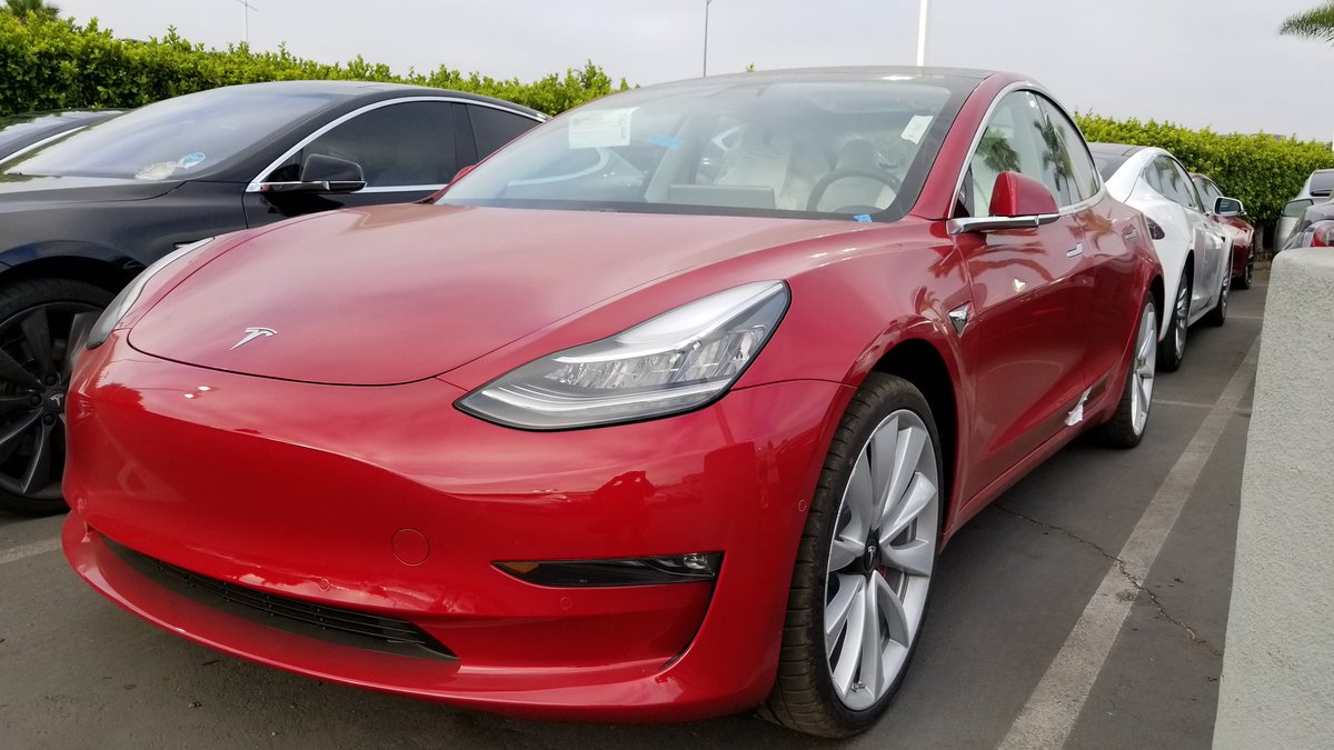 Treyles's tweet image. Tesla Model 3 AWD Performance sighting!!!!! 😱😱😱❤️❤️❤️ #teslamodel3performance #awd  #tesla