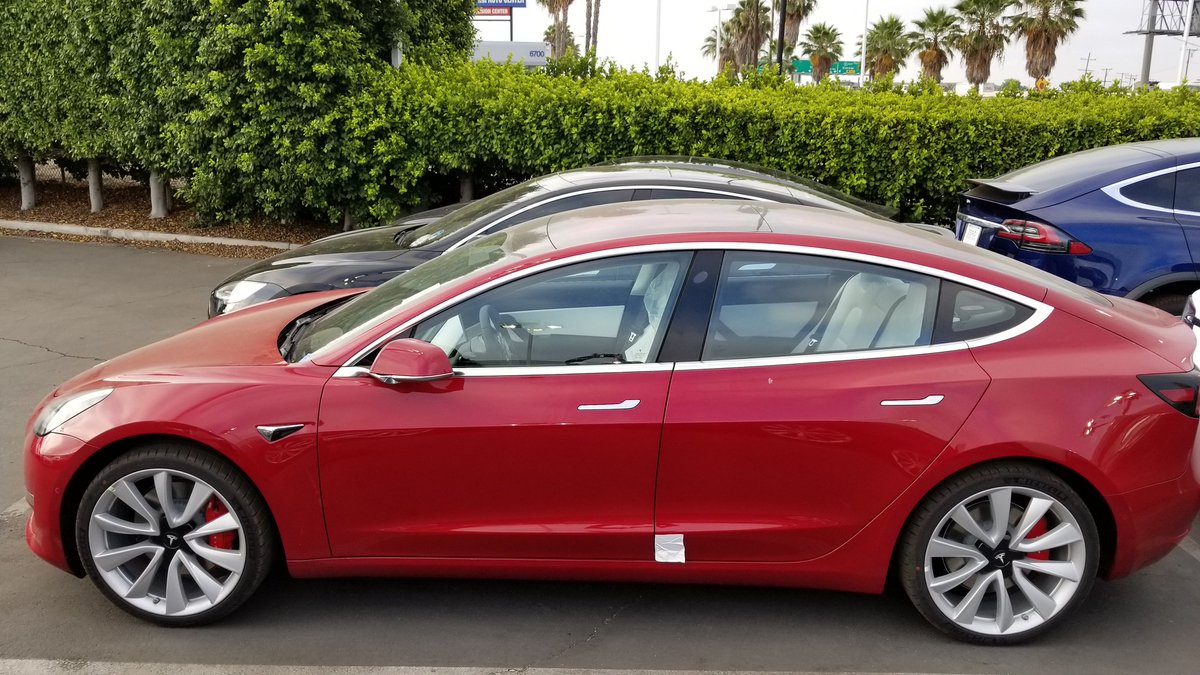 Treyles's tweet image. Tesla Model 3 AWD Performance sighting!!!!! 😱😱😱❤️❤️❤️ #teslamodel3performance #awd  #tesla