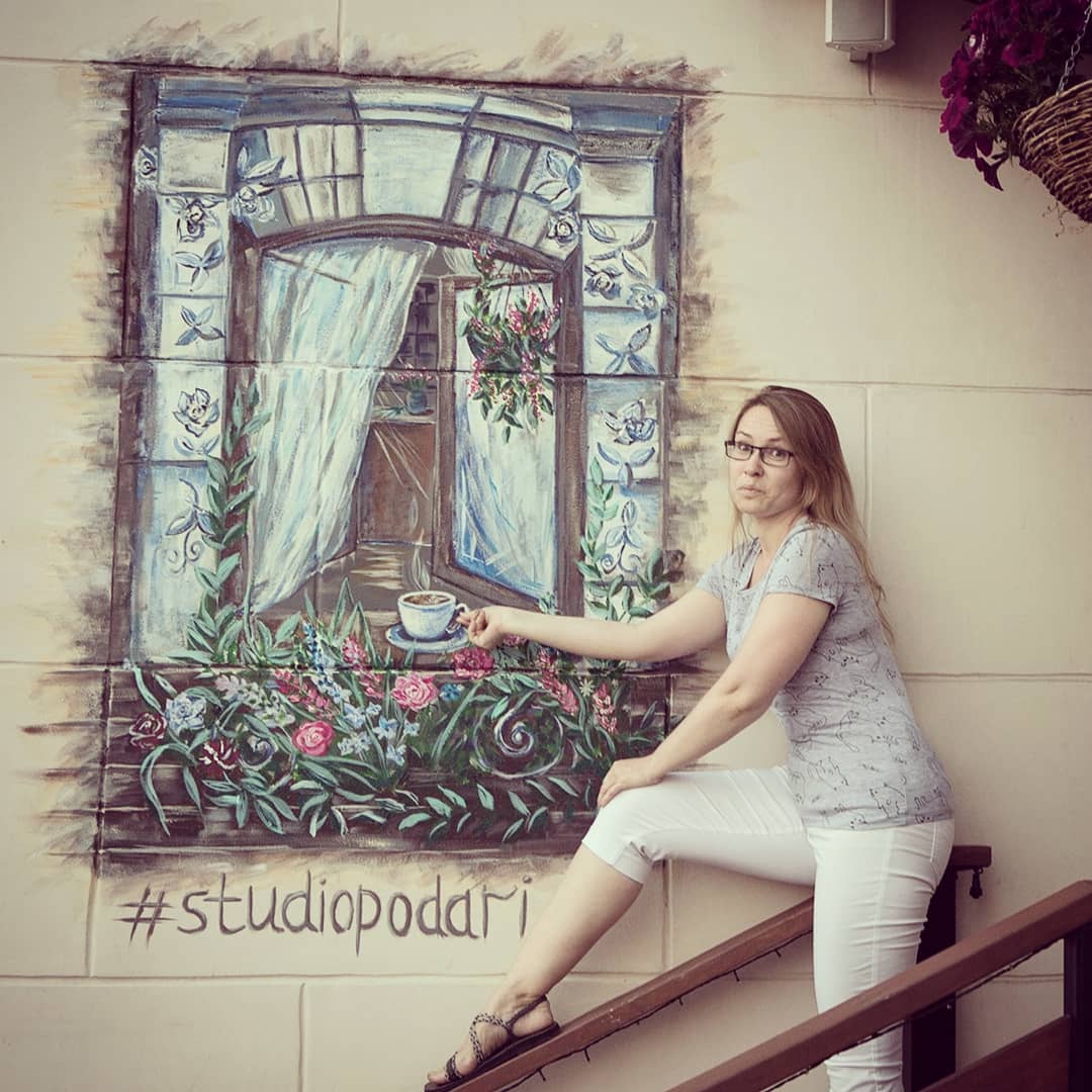 EnniRed's tweet photo. Day 4 of my #FemaleWriterSummerChallenge - going out for several hours helped me to generate couple of scenes for a future #screenplay I had a wee walk around my beautiful home city and met 2 lovely #racoon girls. #awayfromcomputer #goingout #generatingideas #filmmaking #summer https://t.co/7br96ECrlv