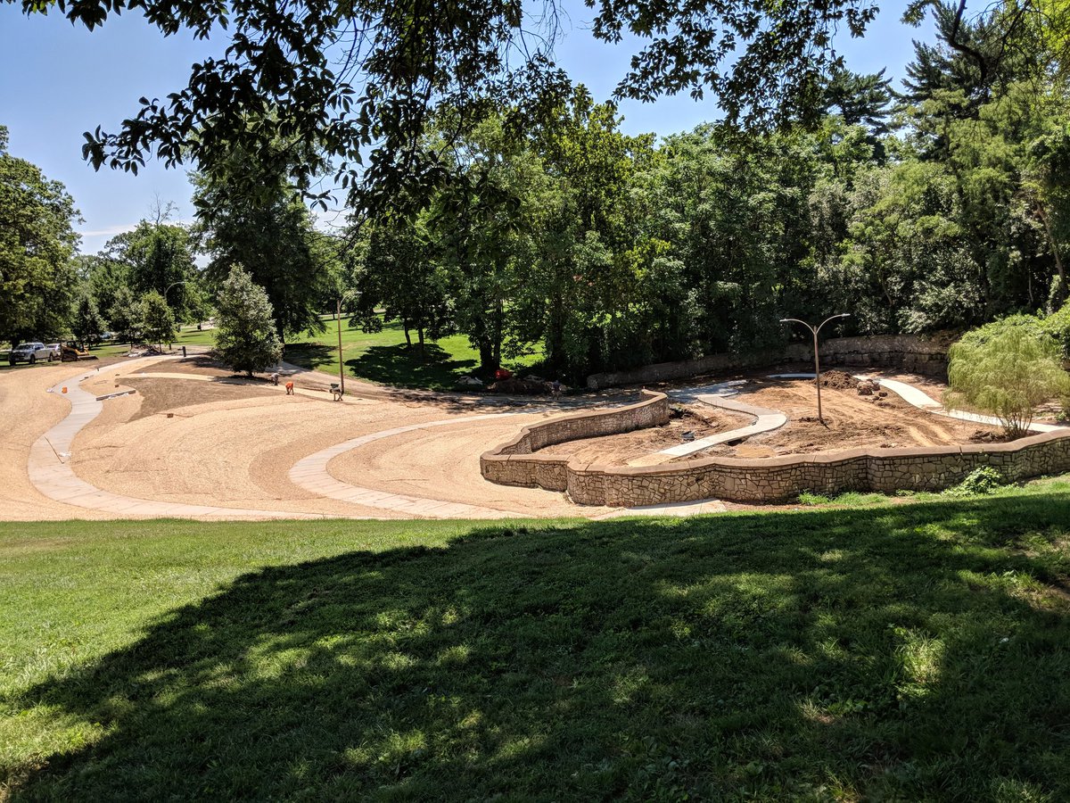 Holly Hills tweet media