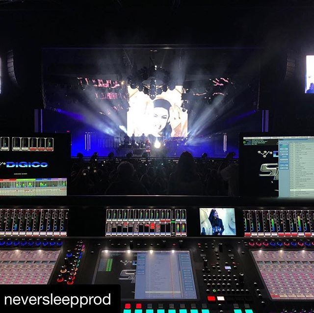 AboutKenBerger's tweet photo. #Repost @neversleepprod with @get_repost
・・・
Janet & MJ share the screens in Syracuse. The Heat was Hot🔥!!! #janetjackson #sotwtour #vueaudiotechnik #sotw #digicosd7 #digico #neversleepprod #diamondfader #vueal12 #logicprox #antelopeaudio #jhaudio #f… https://t.co/ULHr7urftd https://t.co/a53HYdNiBS