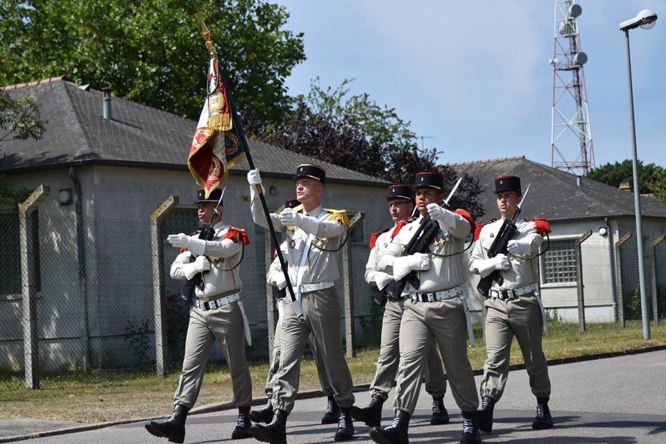 armeeszoneouest's tweet photo. Le colonel Marc Galan est le nouveau chef de corps du #11RAMa. Il succède au colonel Olivier Coquet. 📷Retour en images sur la cérémonie de passation de commandement qui s’est tenue hier à la Lande d’Ouée ▶️https://t.co/8xQakBfCkY… https://t.co/YCCSGlbPhB