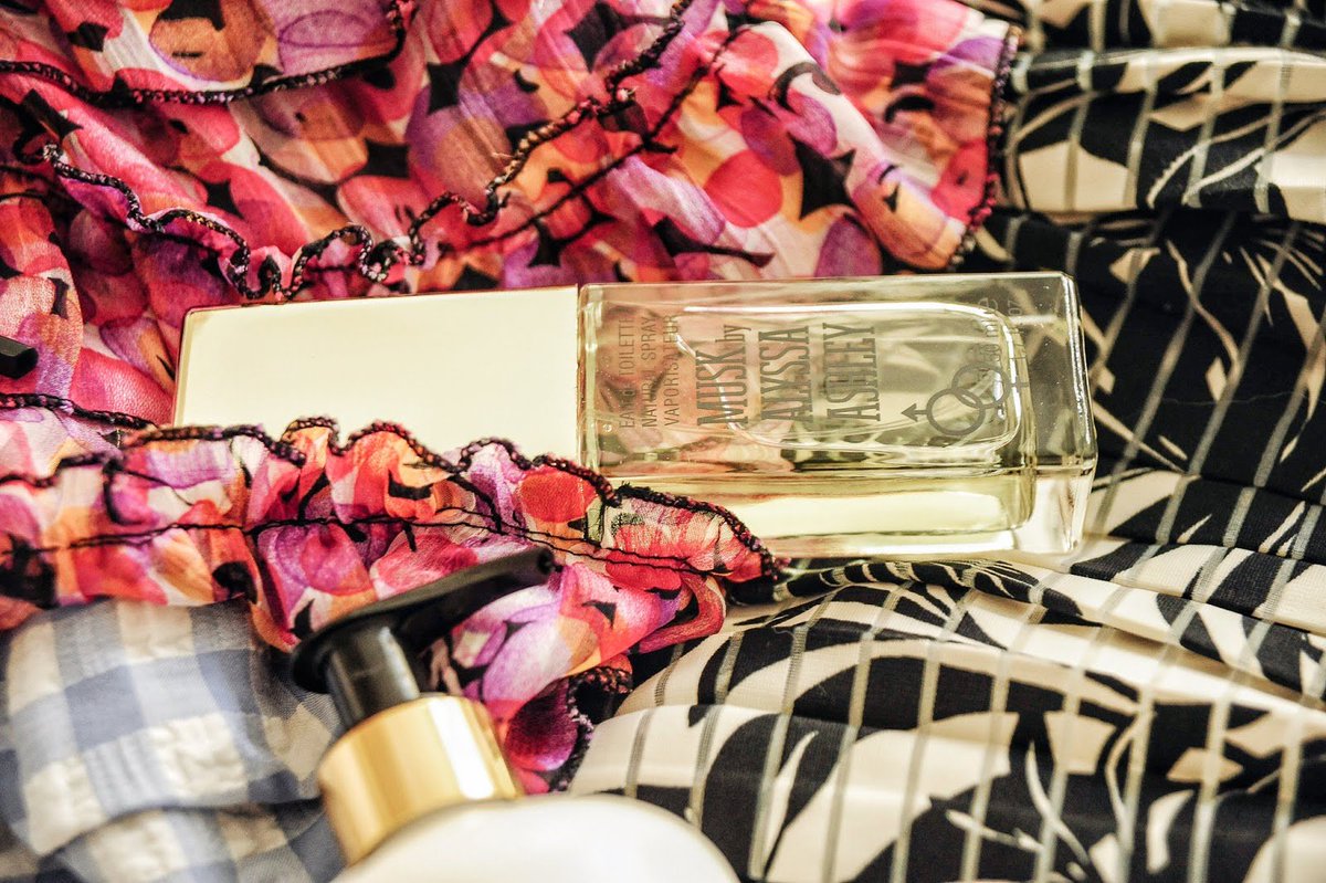 FashionTimesMag's tweet photo. Valentina Rago di Fashion Need per SQUARE for Alyssa Ashley
Scopri di più ▶️ https://t.co/10ezmP9J4o
#MuskbyAlyssaAshley #DangerousButFun
#fragrance #scent #perfume #parfum #eaudeparfum #profumo #perfumes #scentoftheday #duft #perfumery #fragrances #аромат #духи #парфюм https://t.co/B84wnTi9vL