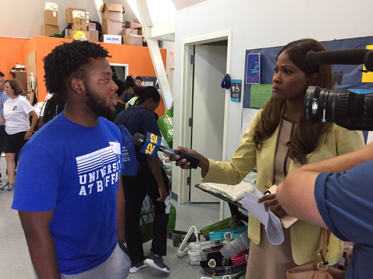 LGRforCollege's tweet photo. Today at @YonkersPartners was Transition Day, where incoming college freshmen took part in panels, activities, and @projectgradbag giveaways to to prepare for campus life. Nasir and Jenny, headed to @ubaffalo and @CityTechNews respectively, talk to @News12WC and @verizonfios TV! https://t.co/qxbK5qOSpg