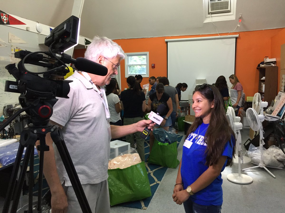 LGRforCollege's tweet photo. Today at @YonkersPartners was Transition Day, where incoming college freshmen took part in panels, activities, and @projectgradbag giveaways to to prepare for campus life. Nasir and Jenny, headed to @ubaffalo and @CityTechNews respectively, talk to @News12WC and @verizonfios TV! https://t.co/qxbK5qOSpg