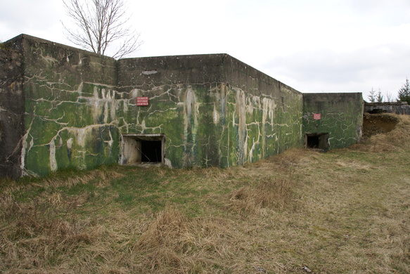 Le_Narratoire's tweet photo. [AMORCES D'HISTOIRES] ✍️
Le village de Fleury-devant-Douaumont, détruit pendant la 1ère Guerre Mondiale et figé dans le temps. 
https://t.co/0gsbwVe8Et https://t.co/OUb55ZSBff