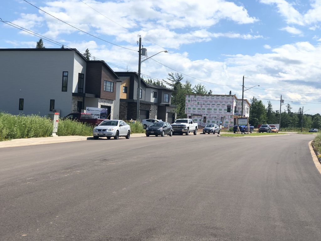 Thank you to all our recent show home visitors at Dobson Landing. We are very appreciative of your interest and wonderful feedback! If you have more questions you can drop in at our Open House this Sunday from 2-4 PM.
#NetZero #ProgenyModernHomes #ModernHome #ContemporaryStyle