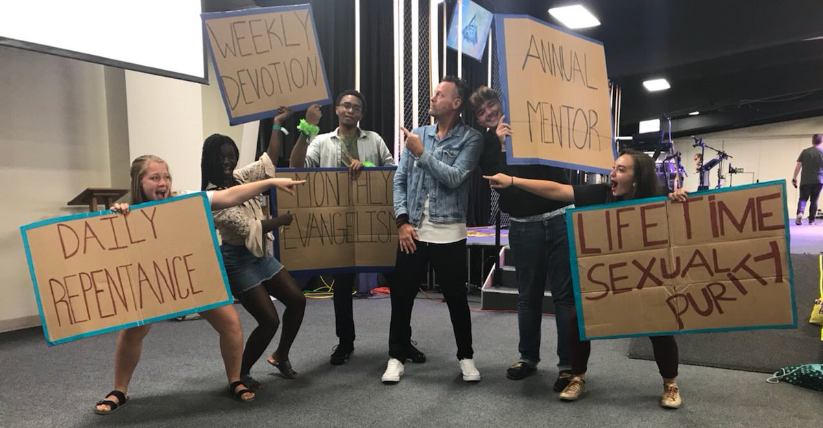 jeffgrenell's tweet photo. Canβt say enough about the Church Kids in America. These students prayed for over 2 hours for almost 1,000 students and leaders.
#breakaway18 #stumin #AGCamps2018 #ythology #ChurchKids #youthofanation #TheAmericanChristianTeenager #TheNextGreatAwakening #TakeTheBox #NCULife https://t.co/vEk46xELPz