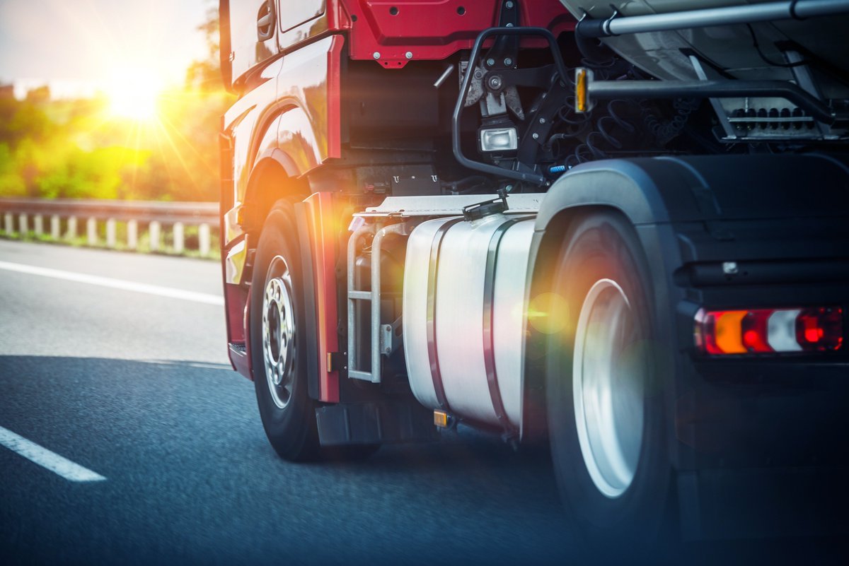 El Paso can attest to its own fair share of 18-wheelers accidents. Learn what safety measures can help prevent accidents. shorturl.at/elWY9 #truckaccidentattorney #personalinjurylawyer #elpasopersonalinjuryattorney #truckdriversafety #18wheeleraccidentattorney