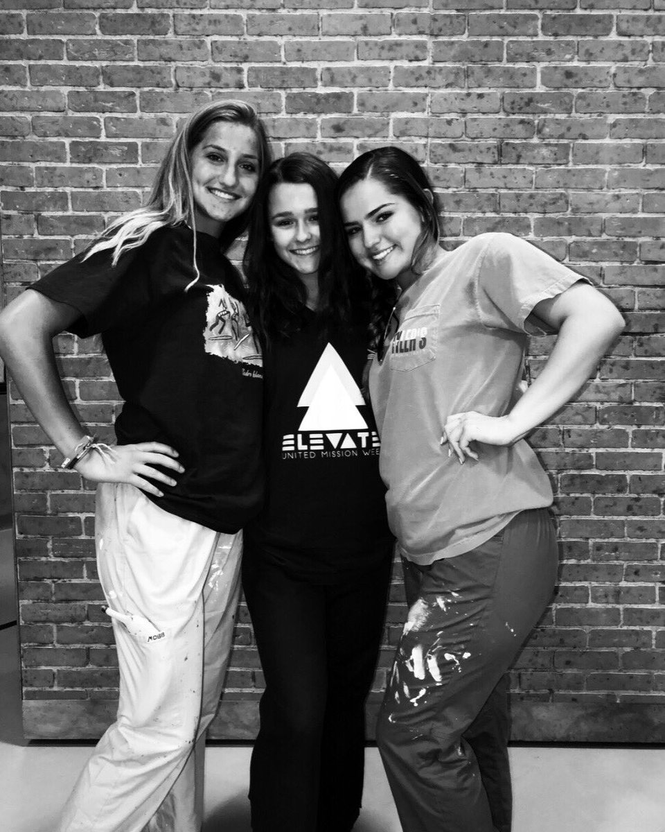 HayleeG7's tweet photo. I’m so incredibly blessed to have spent this week serving &amp; learning more &amp; more each day about OUR Lord w some of the most amazing people💗 #unitedweek #beyou #blessed @lilly__mullins https://t.co/gwqZLXyJwJ