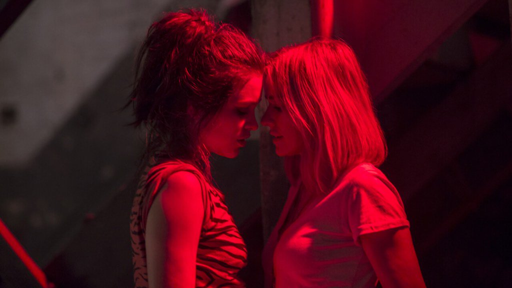 whatonnetflix's tweet image. Gypsy on Netflix: One Year Later, Fans Still Fight for Season 2 whats-on-netflix.com/news/gypsy-on-…