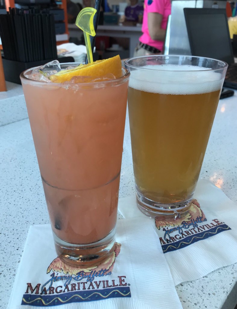 EAllen_Designer's tweet photo. Start of a great #weekend 🌴 It’s 5 o’clock somewhere, right? #Margaritaville #ChillIout https://t.co/dAgRixtxGZ