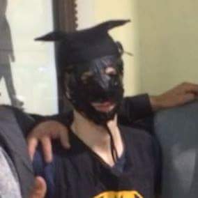 Floppy_Ragdoll's tweet image. Throwback to when I went to a dress up party as Batman using a costume from when I was 5 and a roll of black ducktape.