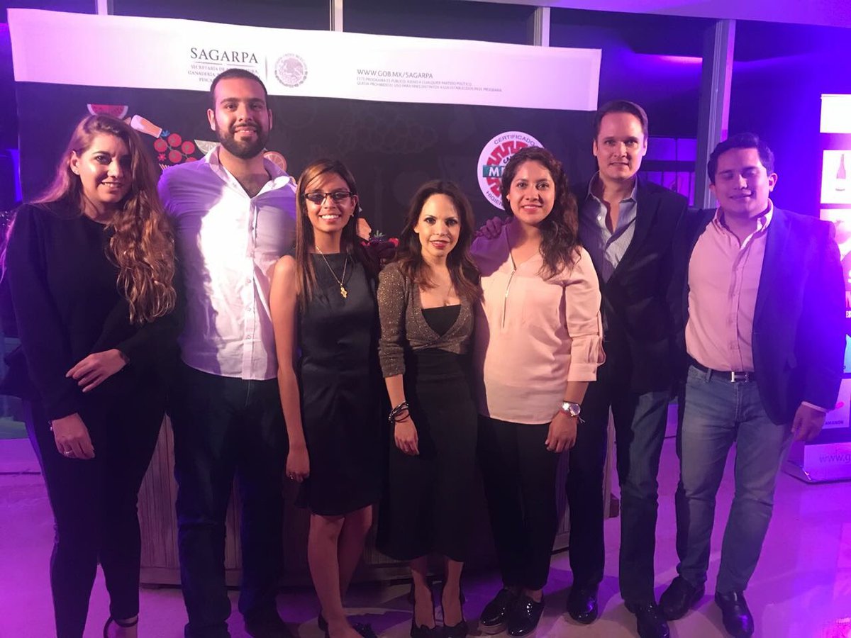 LizQuintero_'s tweet photo. Iniciamos en SLP la gira de catas y festival gastronómico #ElSabordeMéxico. Un gusto coordinar acciones con el Delegado de @SAGARPA_mx, @gastonsantosw y el Sec. de Turismo del estado, Arturo Esper, para fomentar los productos gastronómicos de San Luis Potosí https://t.co/tNQVyXKPZu