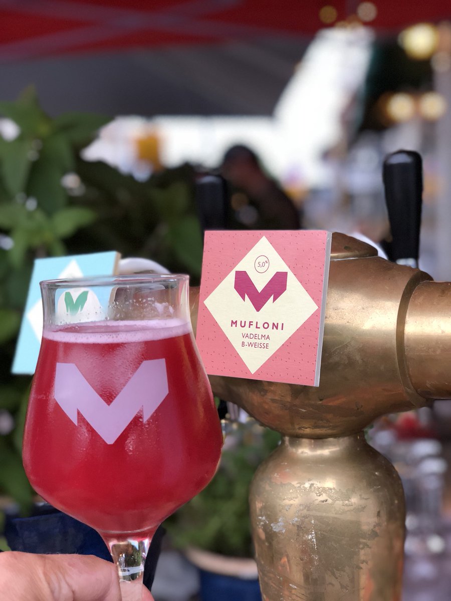 Vadelma Berliner Weisse nyt hanassa ulkotiskillä. #mufloni #porijazz