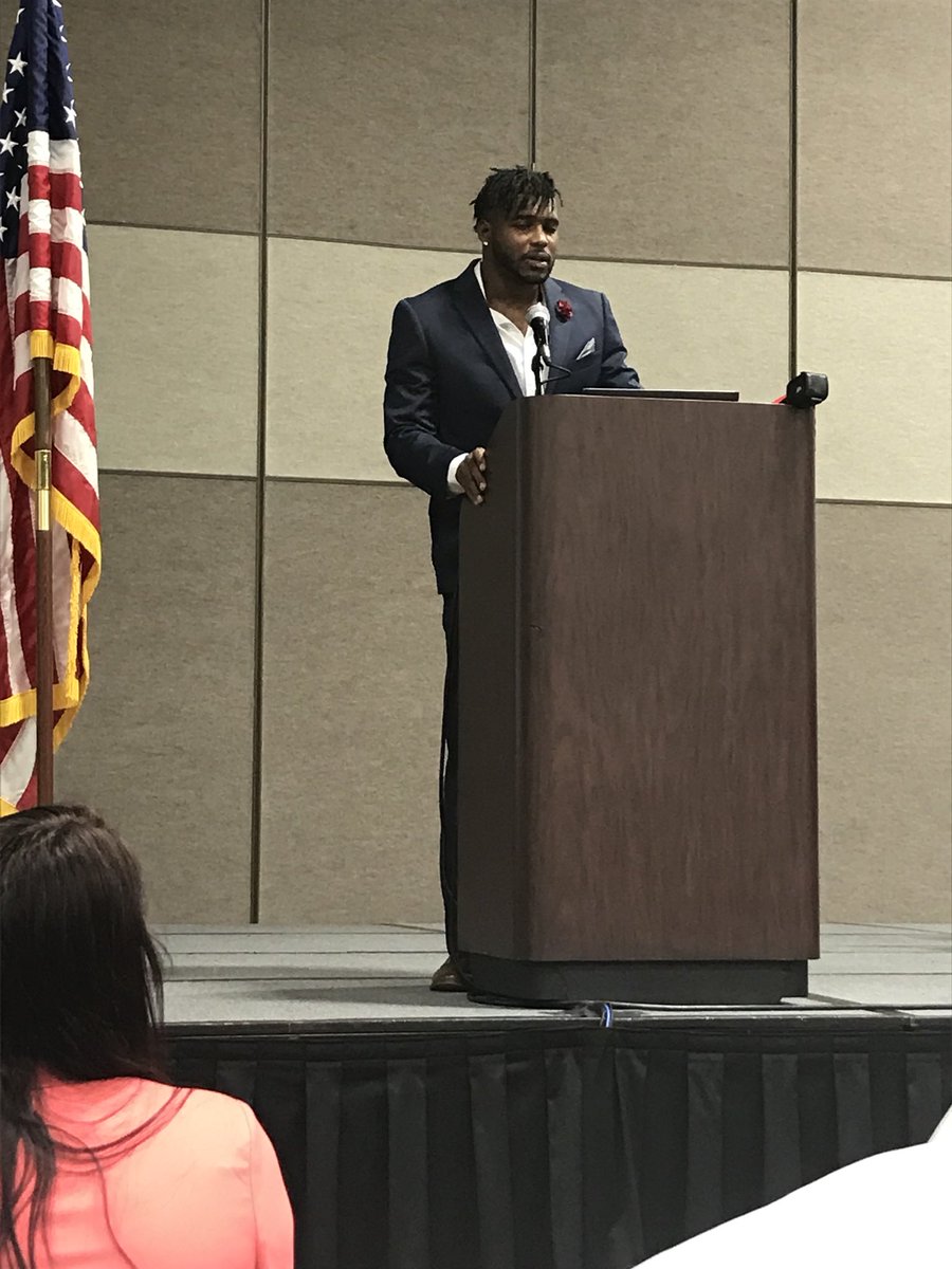 SWATAD6's tweet photo. #SWATA18 Keynote speaker Aaron Williams speaking on his career and the importance of athletic trainers. https://t.co/fz5jX37bCW