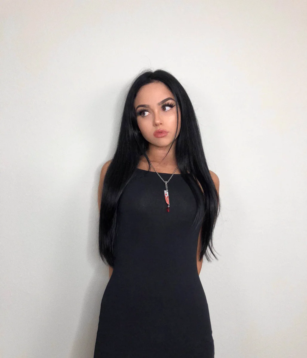 maggie lindemann black dress on X: 