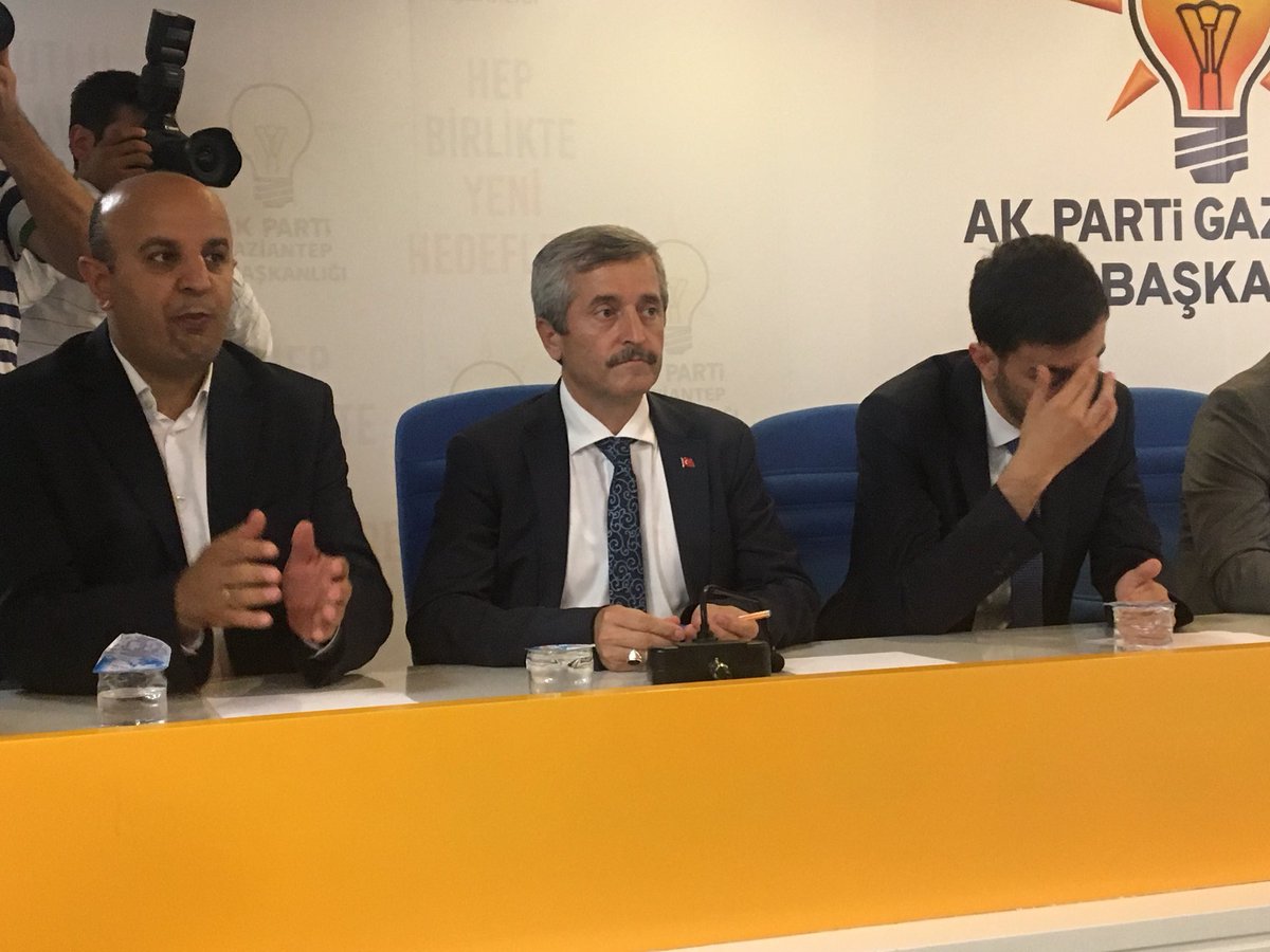 devecihs's tweet photo. Adalet Bakanımız A Hamıt Gul Ak partı ıl başkanlığımızda teskılatımızla bıraraya geldı.Sayın bakanımıza 27 hukumetımızde basarılar dılerız. https://t.co/Q5c90UV9I8
