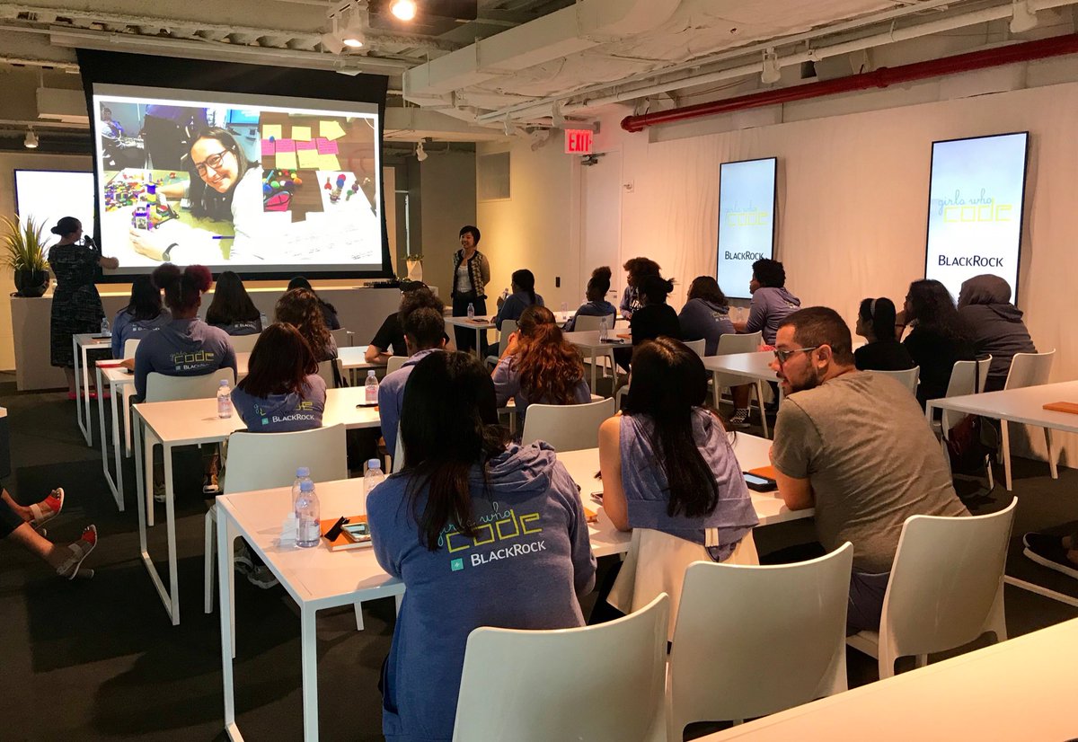 So fun to have ⁦@GirlsWhoCode⁩ in the ⁦@IPsoft⁩ office today to learn about #amelia and different jobs in tech from UX to marketing