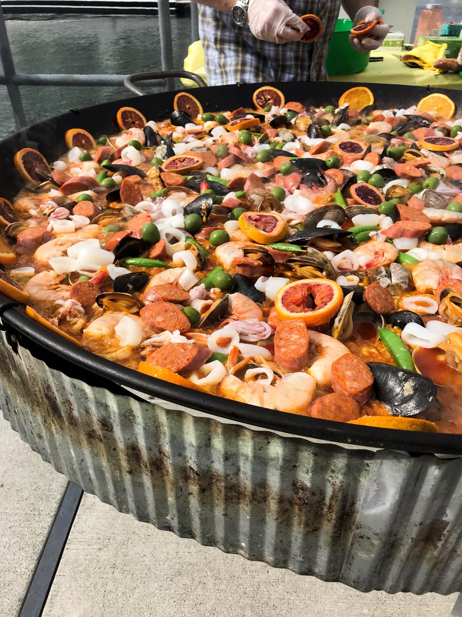 #RocktheDock was a great way to round off a Thursday! Our Mortgage Consultant Amie Mani did a wonderful job organizing this event for her @Windermere agents. Thank you to #PaellaWorks for preparing the amazing food!