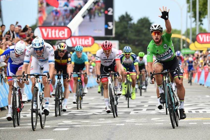MarkSquire's tweet photo. @dougryd I think @petosagan supports @Qhubeka with that hand gesture 😜 (congrats Sagan on another great sprint) https://t.co/Ya1h0dzYuf