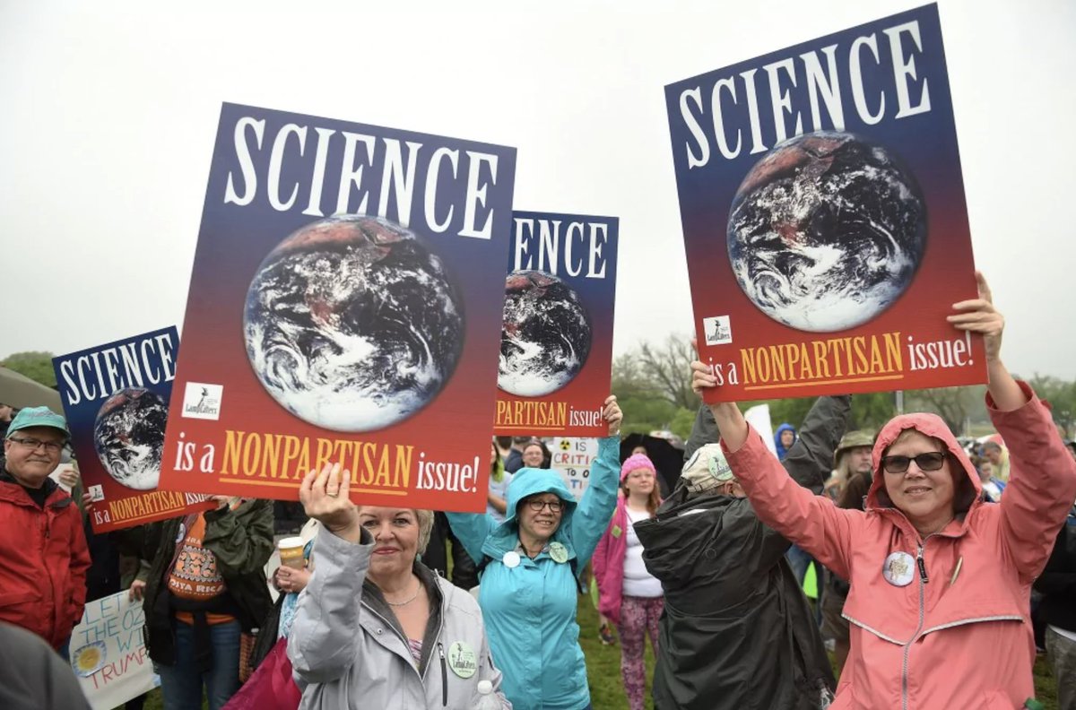 foe_us's tweet image. Trump&apos;s EPA is #CensoringScience that shows the effect of pollution on public health. Americans want #ScienceNOTSilence.

us.e-activist.com/page/5695/acti…