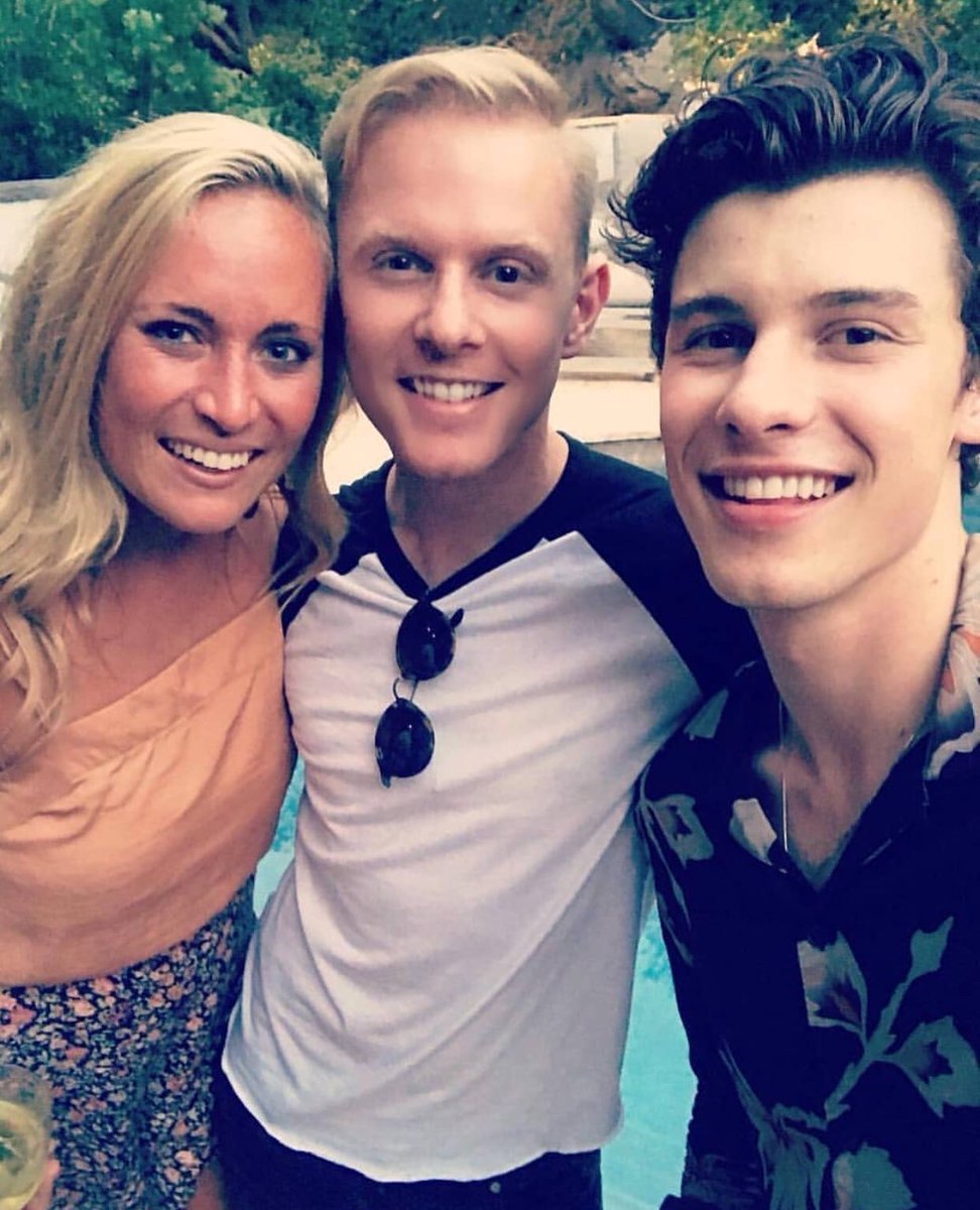 ShawnMendessArg's tweet photo. 📸 | Shawn con fans ayer! https://t.co/xQd1I6wMB2