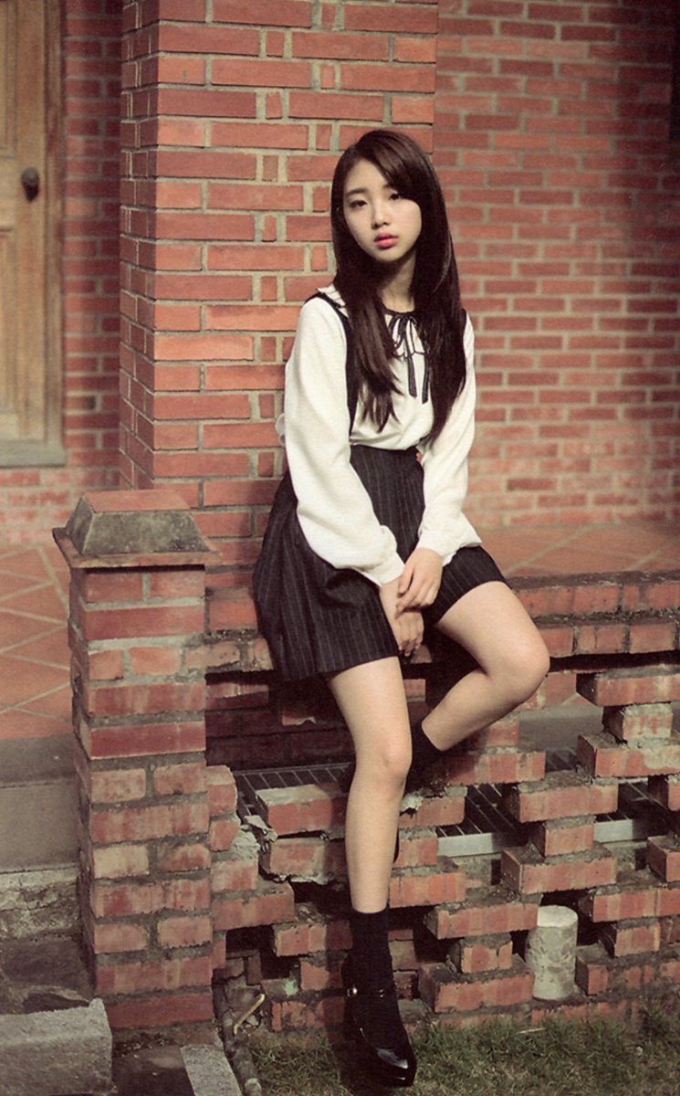 loonalog's tweet photo. this ain’t no regular maknae, this a high class maknae, bitch this a maquénae https://t.co/or57cKwkAh