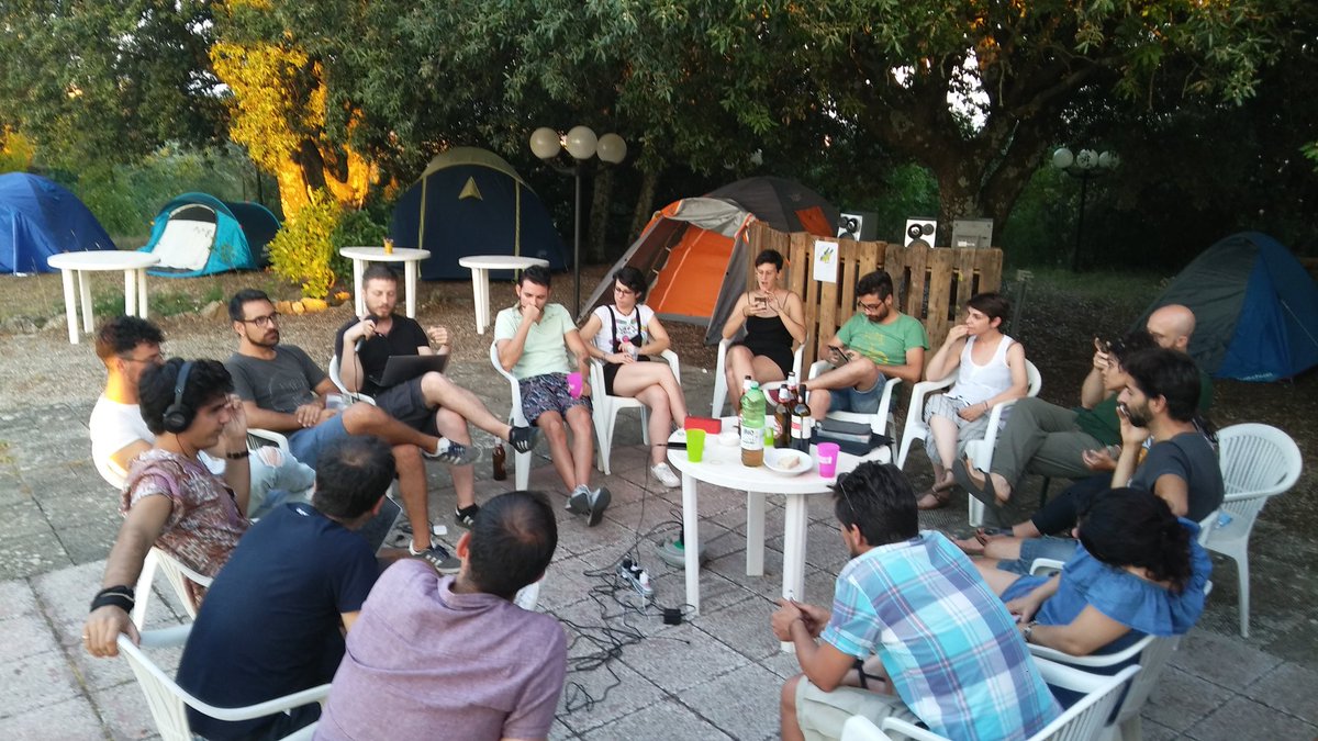 << Progettare [innovazione civica] vuole anche dire [incontrarsi in] un posto dove, al tramonto, [alcuni] amici seduti [in cerchio] si raccontano, adagio, le storie della loro vita.>> (cit. "hackerata" da Foto dal finestrino di E. Sottsass) #IncontroCivicoPG <a href="/civicwise/">CivicWise</a>