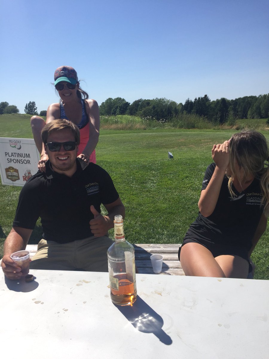 PEIGolfClassic's tweet photo. How’s this for service? Karen,from Siesta massage had a break so she visited the people at the hole behind her to give the great folks serving drinks a massage https://t.co/qPNeDa5hjt