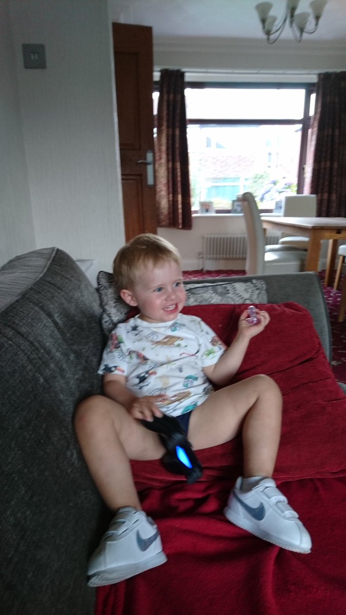 AndyCore84's tweet image. His 1st Roses game and @Corsie1 has made him a promise. Spinning batsman i hope.