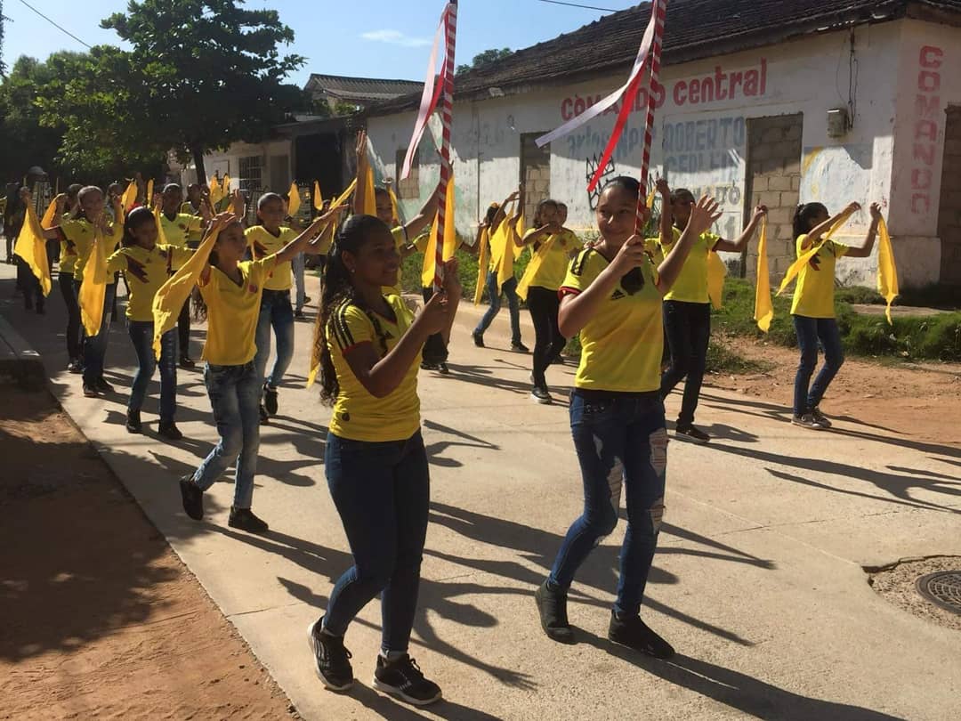 circularpivijay's tweet photo. 🇨🇴Día de la independencia🇨🇴 Policía Nacional, IED Sagrado Corazón, IED Liceo Pivijay. Construyendo Paz, honor a héroes fallecidos y a los que aún continúan en pie guardándonos. #modopatria Gestorasocial Pivijay @EVillaMozo1 https://t.co/Pos4hGYEz3