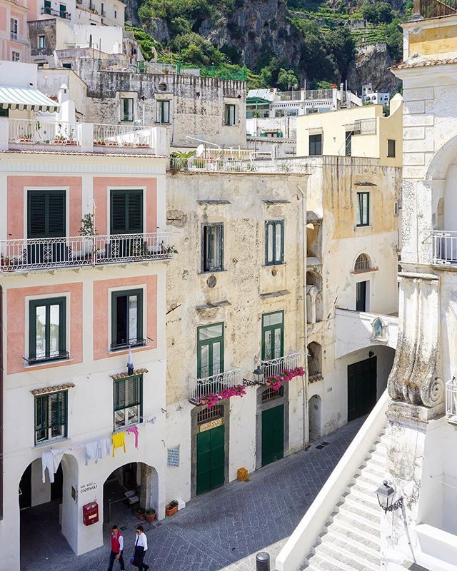 ThisDarlingWrld's tweet image. Out of work early and ready to head to a concert. Hope your Friday is treating you well! #weekendvibes #italyiloveyou #bitsofbuildings #archi ift.tt/2uCQ7yz