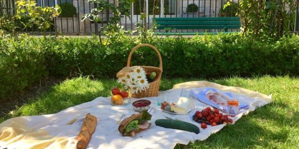Food>Jambon>Un pique-nique dans un jardin magique à Paris:Cet été.. bit.ly/2uYVIP9 #food