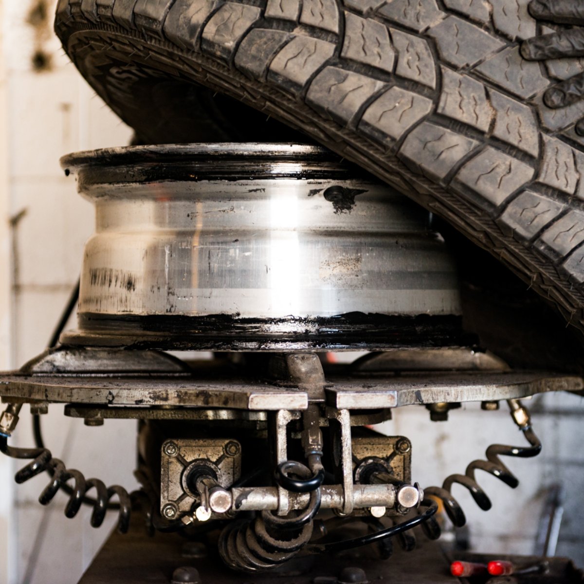 A's Legitimate Used Tires (AsLegitimateUs1) Twitter