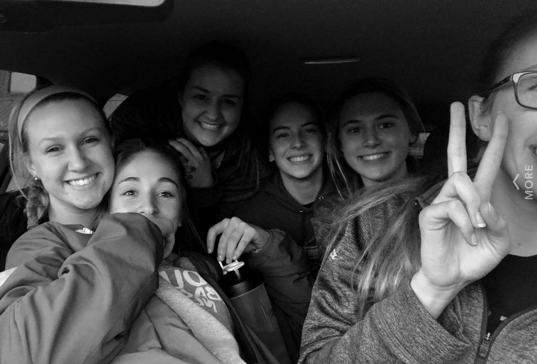 rachelwalker34's tweet photo. Happy Birthday Emma!! Can’t wait to watch you do big things on and off the court. So much love for you girl, keep killin’ it💛 https://t.co/R7oajPsFim