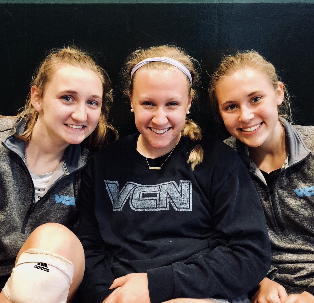 rachelwalker34's tweet photo. Happy Birthday Emma!! Can’t wait to watch you do big things on and off the court. So much love for you girl, keep killin’ it💛 https://t.co/R7oajPsFim