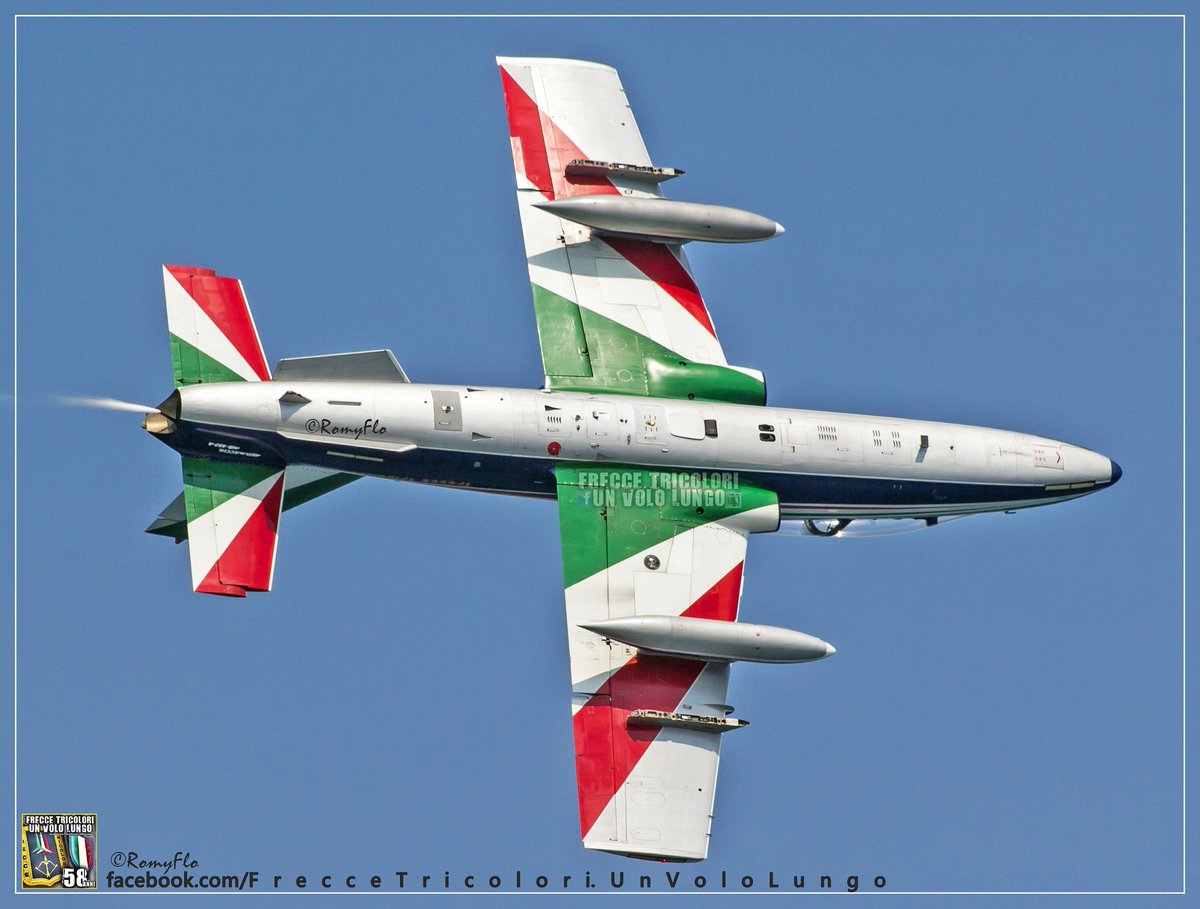 FrecceTricoFan's tweet photo. #FrecceTricolori #solista #pony10 #FilippoBarbero
➡https://t.co/X66W2ElJxB 
➡https://t.co/2omxjuHIR8 
➡https://t.co/hY2lIYSzdD 
➡https://t.co/21dIeLVAuN https://t.co/miuKixySF6