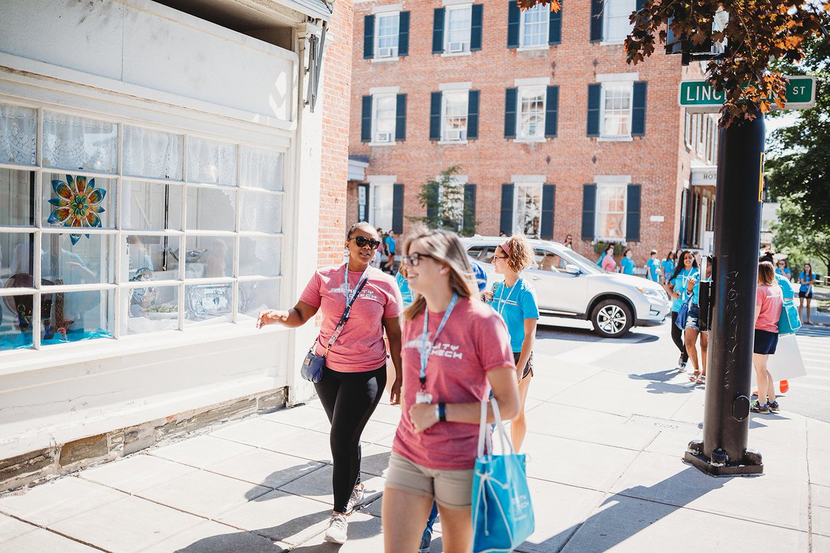 Sam_STTAC's tweet image. Walking out of the office on a sunny Friday like....

Who's with me?  #FridayFeeling