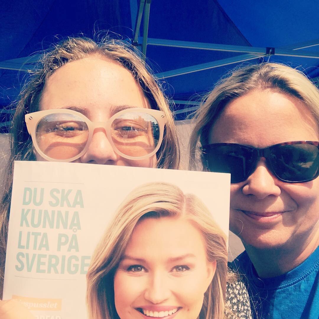 KDU Skåne (@kduskane) on Twitter photo Vilka team och fantastiska medlemmar som levererat under veckans kampanjer! Idag på Sjöbomarknad dag 2 men också strandkampanj i Helsingborg. Och stark uppbackning av partiavdelningarna samt Sveriges bästa riksdagsledamot <a href="/SofiaDammKD/">Sofia Damm</a>! 🙌 Vilka team och fantastiska medlemmar som levererat under veckans kampanjer! Idag på Sjöbomarknad dag 2 men också strandkampanj i Helsingborg. Och stark uppbackning av partiavdelningarna samt Sveriges bästa riksdagsledamot <a href="/SofiaDammKD/">Sofia Damm</a>! 🙌