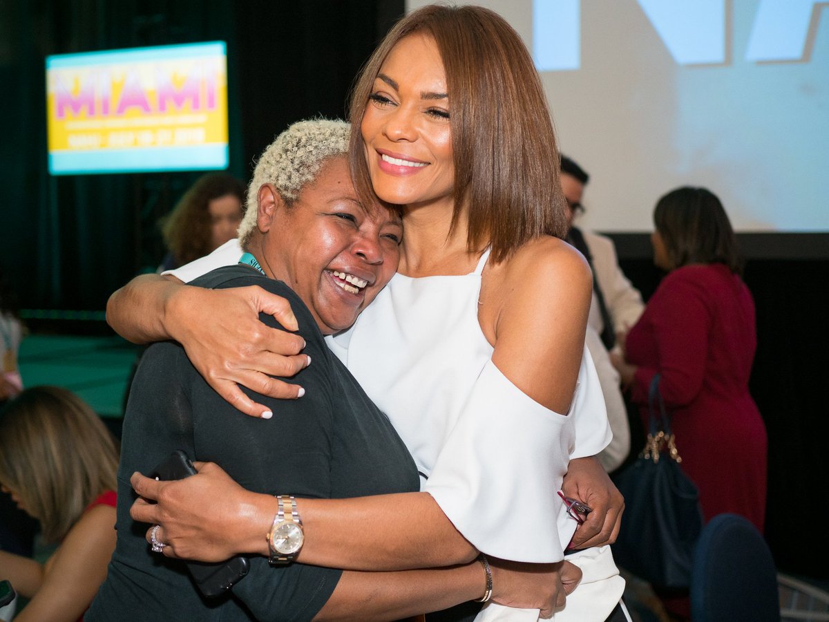 Emotions ran high during today's #NAHJ18 Awards Luncheon when <a href="/ruthymunoz/">Ruthy Munoz （花木兰）</a> met <a href="/iliacalderon/">ilia calderon</a>- the 1st Afro-Latina to anchor a major news desk in the U.S., <a href="/UniNoticias/">Univision Noticias</a>. She said she had never seen another person like her (Afro-Latina) on TV. #MoreLatinosInNews