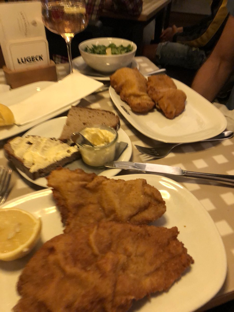 beardedguy50's tweet image. Wiener schnitzel, some potato concoction &amp;amp; cocktails 
#classybitches #vienna #birthdayweekend