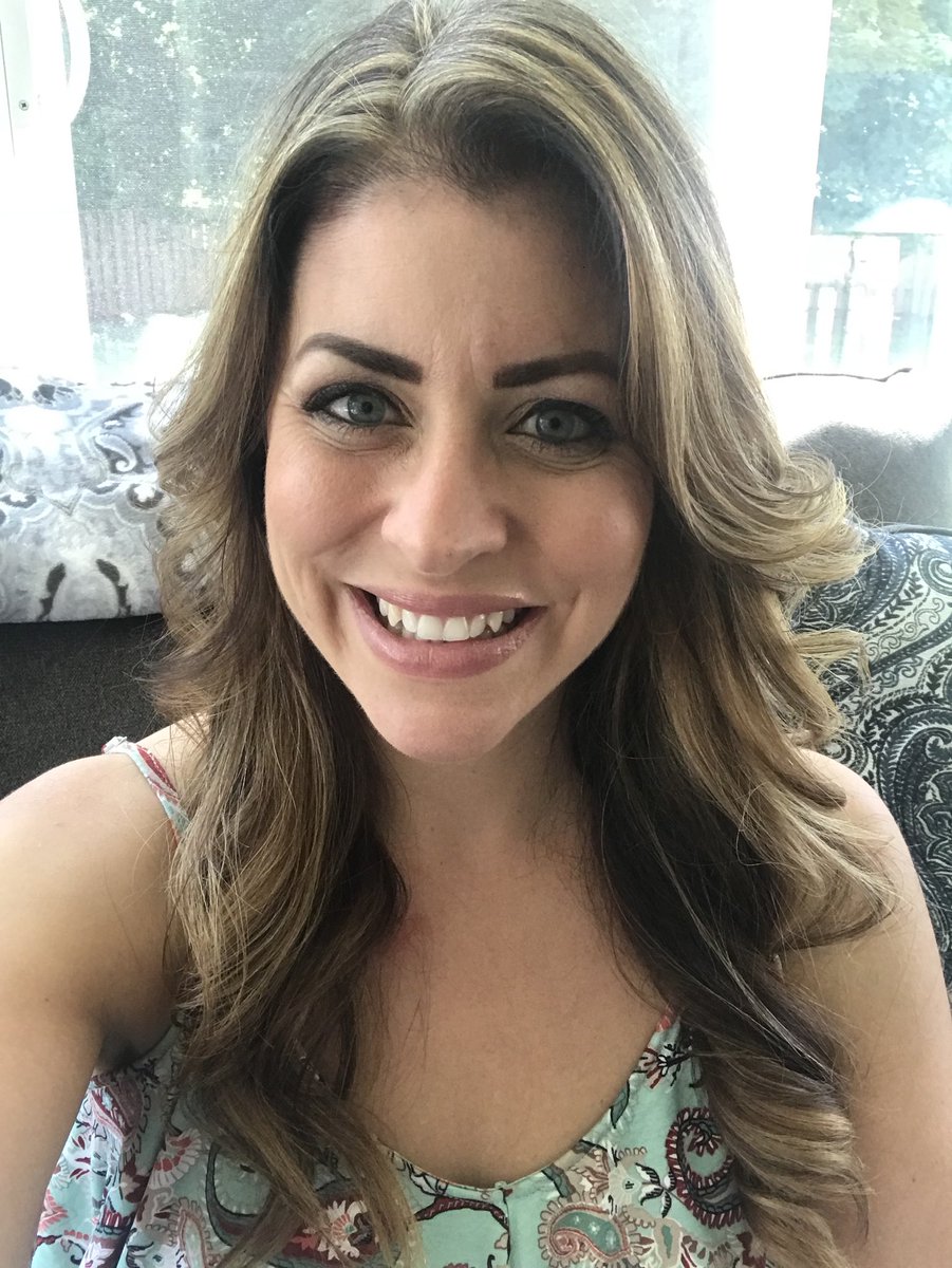mj12329's tweet photo. Vacation has officially begun and to start it off I got my hair done! Love my new hair color...went lighter for summer.#newhair #8daysoff #leavingforhersheyintheam #familyvacation #summer2018. 🎡🍫🍬🍭🎠😊🌲🏕 https://t.co/tC02Xv7Lic