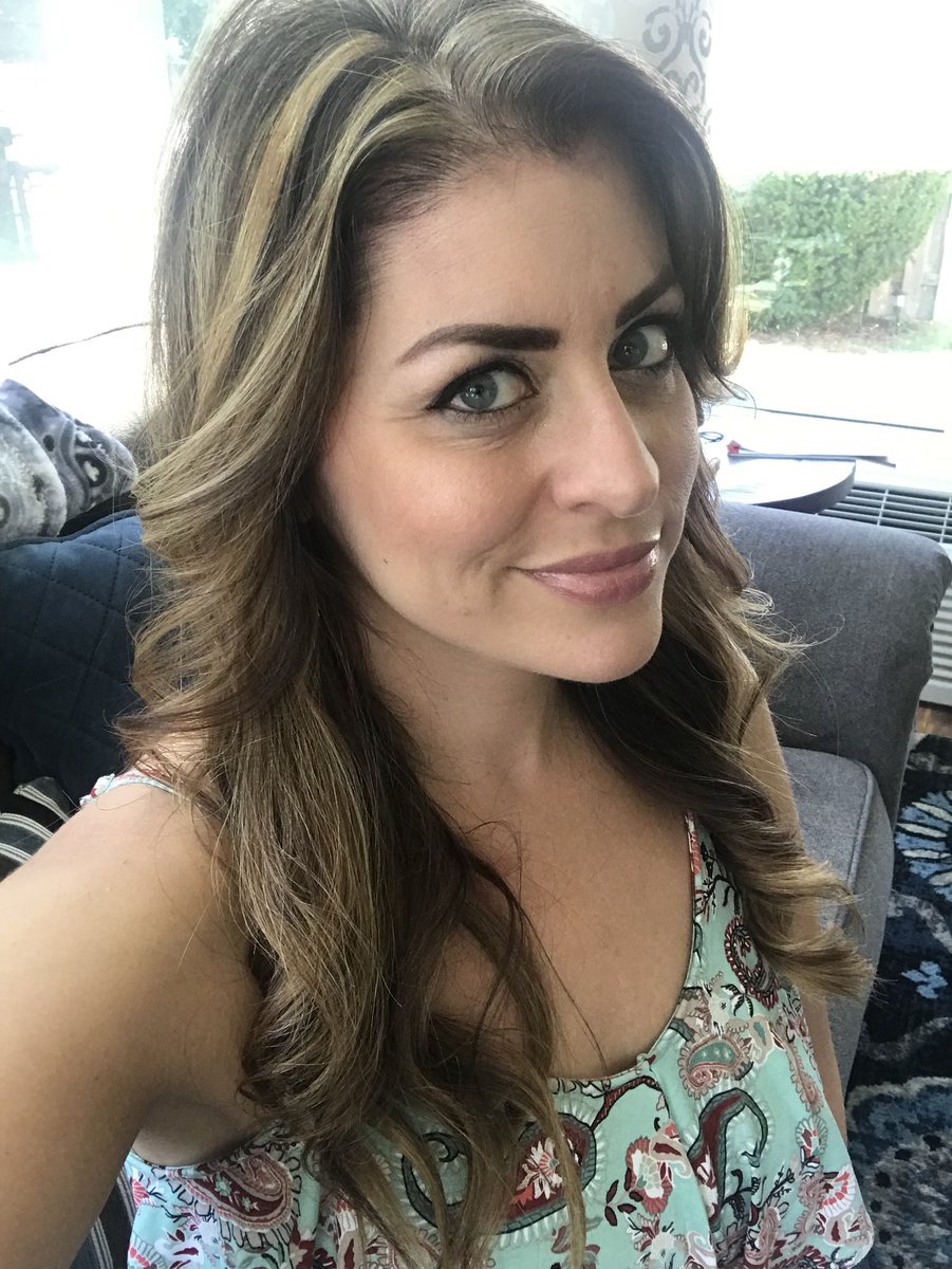 mj12329's tweet photo. Vacation has officially begun and to start it off I got my hair done! Love my new hair color...went lighter for summer.#newhair #8daysoff #leavingforhersheyintheam #familyvacation #summer2018. 🎡🍫🍬🍭🎠😊🌲🏕 https://t.co/tC02Xv7Lic