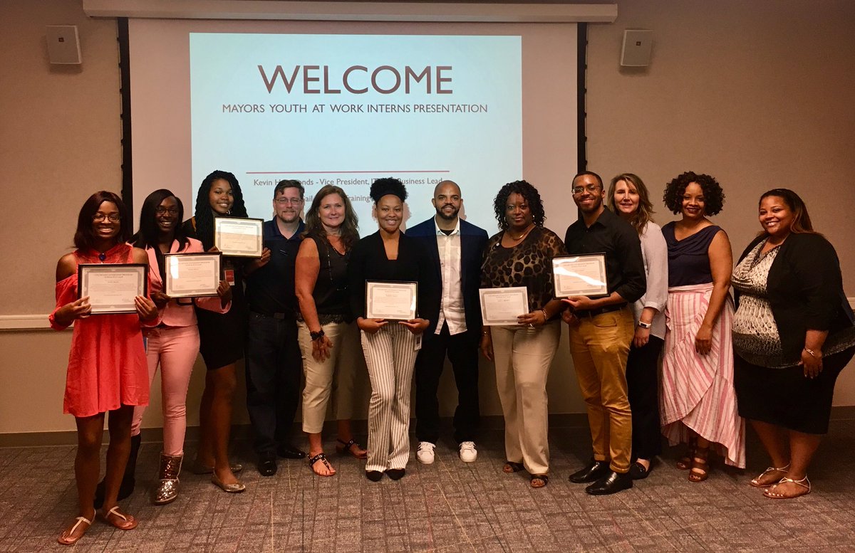 DawnLockhart's tweet photo. Thanks to Citibank for supporting the Mayor’s Youth at Work Partnership! Your interns were amazing today and their futures are bright because of your commitment and leadership. #MYAWP @lennycurry @CityofJax @KidsHopeJAX @Citi https://t.co/9KotgaSCST